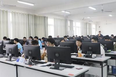 湖南省第十八届大学生计算机程序设计竞赛在湘潭大学成功举办